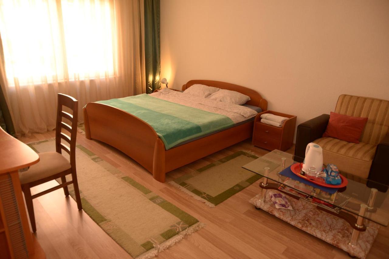 Hostel Tuba Pristina Buitenkant foto